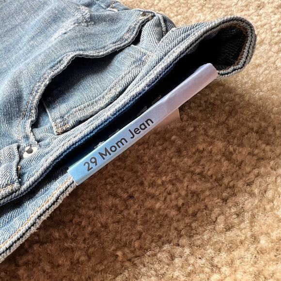 NWT Abound Mom Jean Button-Fly Light Stone Wash Distressed 90s Jeans Size 29 - Picture 16 of 16